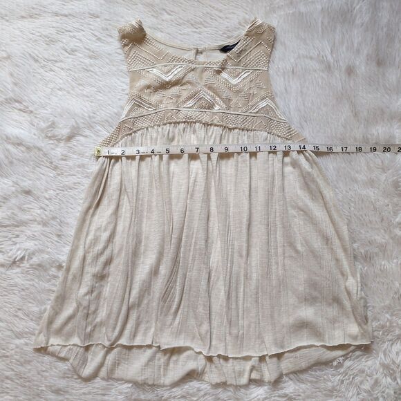 American Eagle Embroidered Tank Top Size Medium Ivory Cream Flowy Boho Festival - Picture 9 of 10